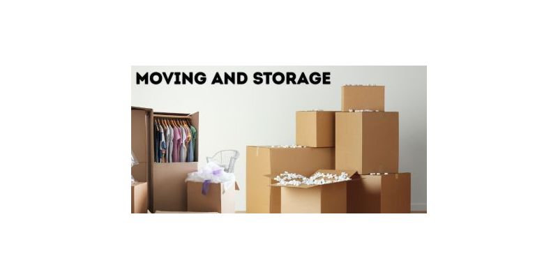 mover carrying boxes of different sizes